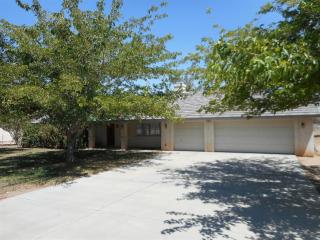 8455 11th Ave, Hesperia, CA 92345-3840