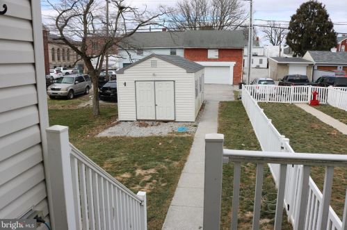 204 Walnut St, Hanover PA 17331-2534 exterior