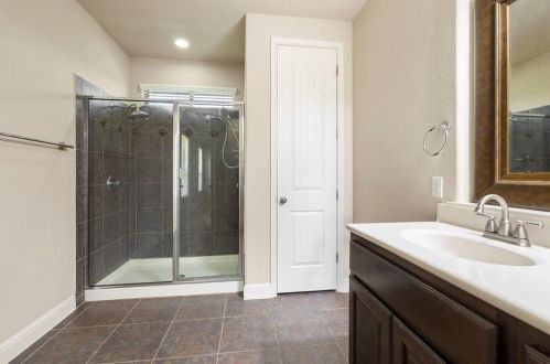 201 Desert Primrose Dr, Austin TX  78748-4031 exterior