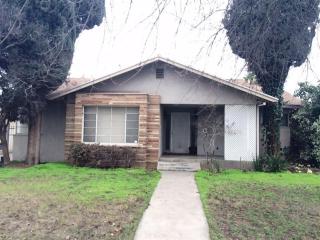 225 Andrews Ave, Fresno, CA 93704-4534