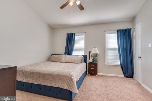 33 Holmes Dr, Charles Town WV 25414-4412 exterior