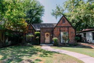 320 Simpson Ave, Fresno, CA 93704-5441