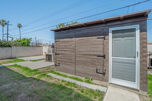 2863 Bridgeport Ave, Anaheim CA  92804-2047 exterior