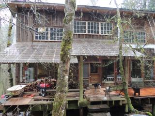 42426 Wildcat Mountain Dr, Sandy, OR 97055-8669