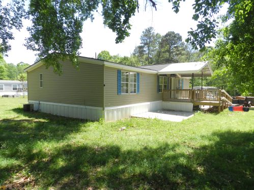 152 Shawnee Ln, Locust Grove, GA 30248-3564