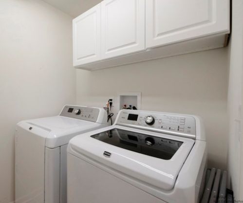 1550 Bristol Dr, Pingree Grove IL  60140-9038 exterior