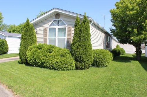 46 Cherry Ln, Springfield, OH 45504-5910