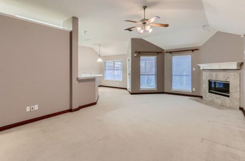 1401 Summerhill Dr, Carrollton TX 75007-6049 exterior