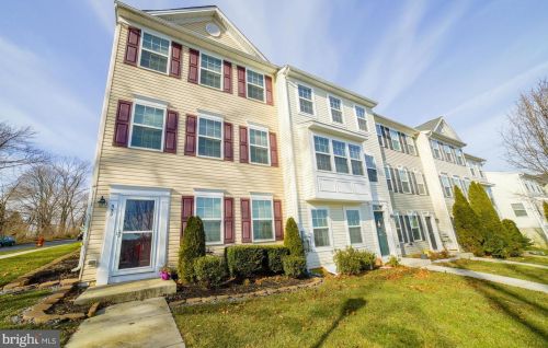 350 Dickens Dr, Lancaster, PA 17603-8884