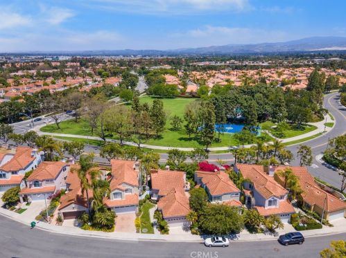 31 Del Perlatto, Irvine CA  92614-5359 exterior