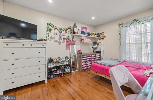 7319 Beverly Park, Springfield VA  22150-3162 exterior