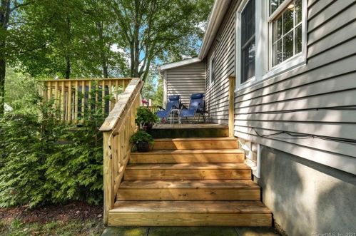 129 Grumman Ave, Norwalk CT  06851-2404 exterior