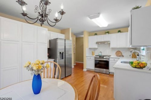 20 Grant Way, Princeton NJ  08540-1600 exterior