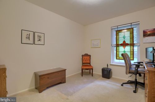 185 Valleybrook Dr, Lancaster PA  17601-4620 exterior