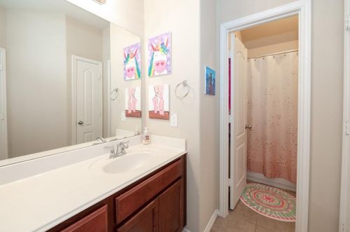 5302 Jay Thrush Dr, Richmond TX 77407-4011 exterior