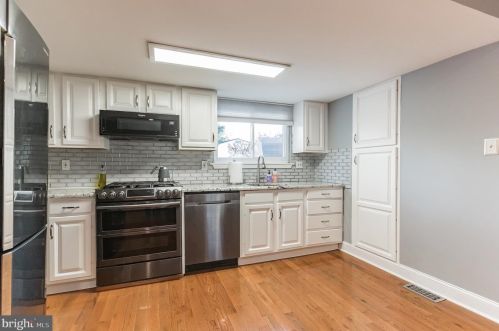 241 Nassau Dr, Tavistock NJ 08033-3976 exterior