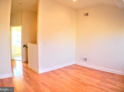 546 Manton St, Philadelphia PA 19147-5118 exterior