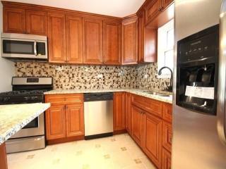 7226 Poplar Ln, Oak Brook IL  60561-4250 exterior