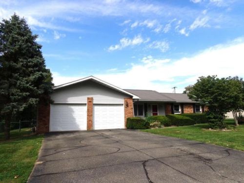 320 Northland Dr, Warrensburg, IL 62573-9787