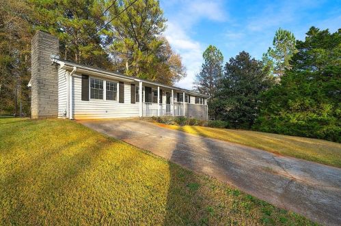 900 Carlton Dr, Conyers, GA 30094-2810