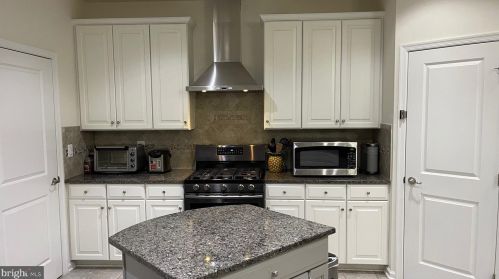 1865 Exton Dr, Fallston MD  exterior