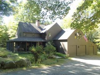 8 Moore Farm Rd, Keene, NH 03431-2077