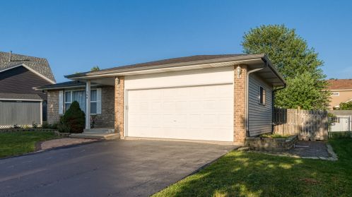 144 Steamboat Ln, Lemont, IL 60490-1009