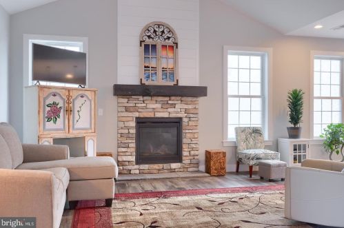 412 Constitution Dr, Ephrata PA  17522 exterior