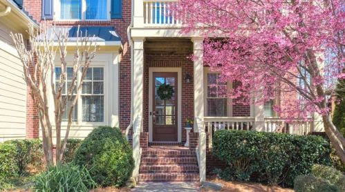 1246 Whisper Cove Dr, Buford, GA 30518-7238