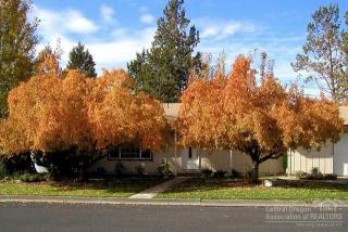 1289 Rimrock Dr, Eagle Crest OR  97756-9324 exterior