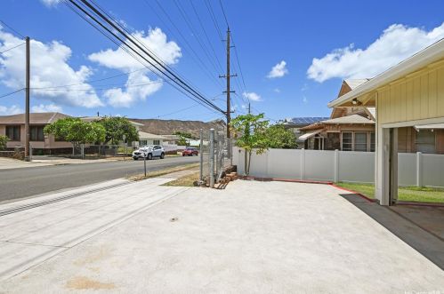 652 9 Ave, Honolulu HI  96816-2101 exterior