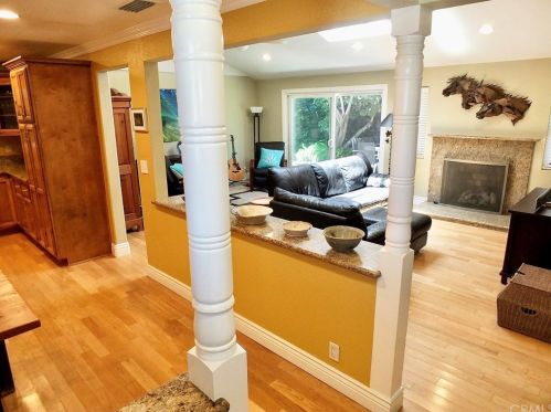 125 College Park Dr, Seal Beach, CA 90740-2528