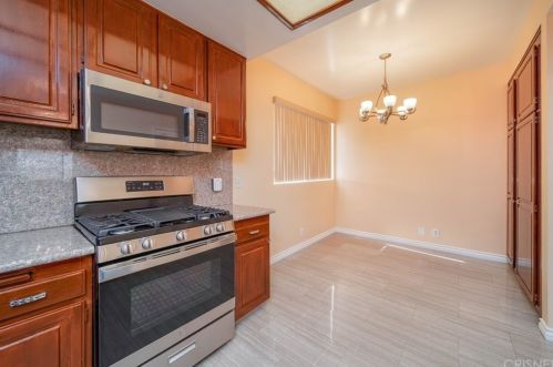 7311 Kester Ave, Van Nuys CA  91405-1780 exterior