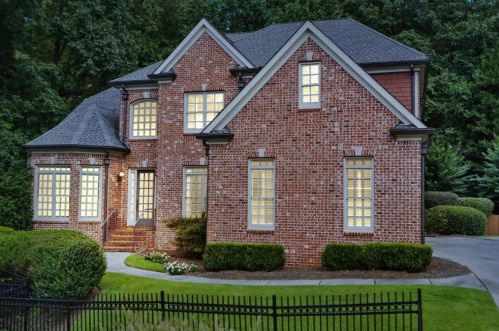 700 Lake Summit Dr, Atlanta, GA 30342-1919