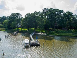 135 Dover Cir, Norfolk, VA 23505-4805