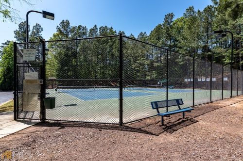 765 Yosemite Dr, Suwanee GA  30024-4004 exterior