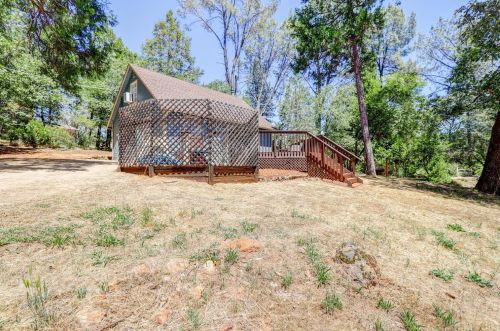 91 Weimar Cross Rd, Cape Horn, CA 95713-9725