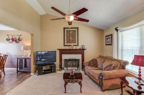 403 Breanna Ct, Auburn, GA 30011-2704