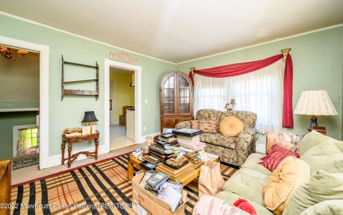 176 Hudson Ave, Tinton Falls NJ 07701-2140 exterior