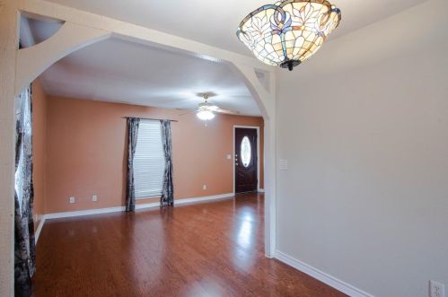 1605 Baxley St, Carrollton TX 75006-6043 exterior