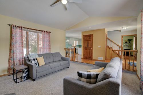 4585 Cliff Ridge Ct, Saint Paul MN  55123-1852 exterior