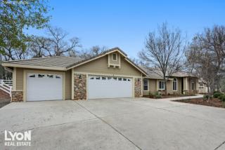 12820 Moss Rock Dr, Auburn, CA 95602-9374