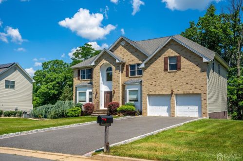 6 Lily Rd, Edison, NJ 08820-1448
