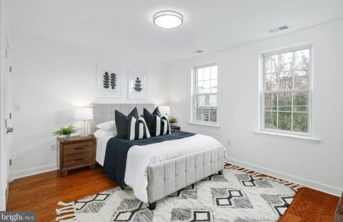 1828 12 St, Philadelphia PA 19147-4532 exterior