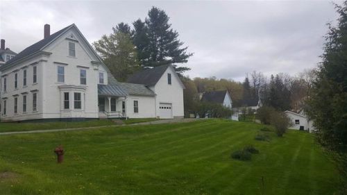64 Lincoln Ave, Barton VT  05822-9416 exterior