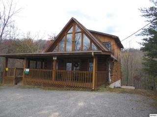 1807 High View Ct, Pigeon Forge, TN 37876-4948