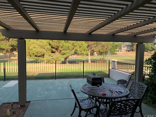 5600 Falling Leaf Ln, Riverside CA  92509-7308 exterior