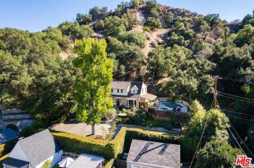 2660 Glenoaks Blvd, Glendale CA  91206-3107 exterior
