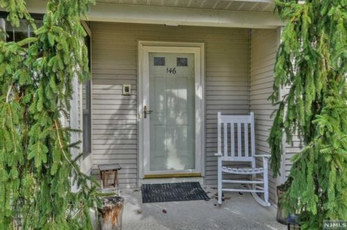 146 Moramarco Ct, Mahwah, NJ 07430-2965