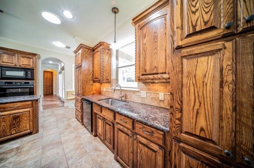 7000 Mossycup Ln, Fort Worth TX  76182-3674 exterior